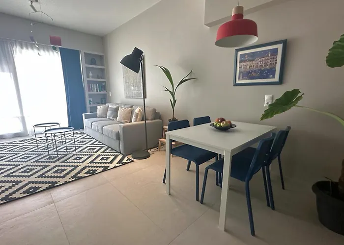 Renovated City Center X3 Double Bed Flat