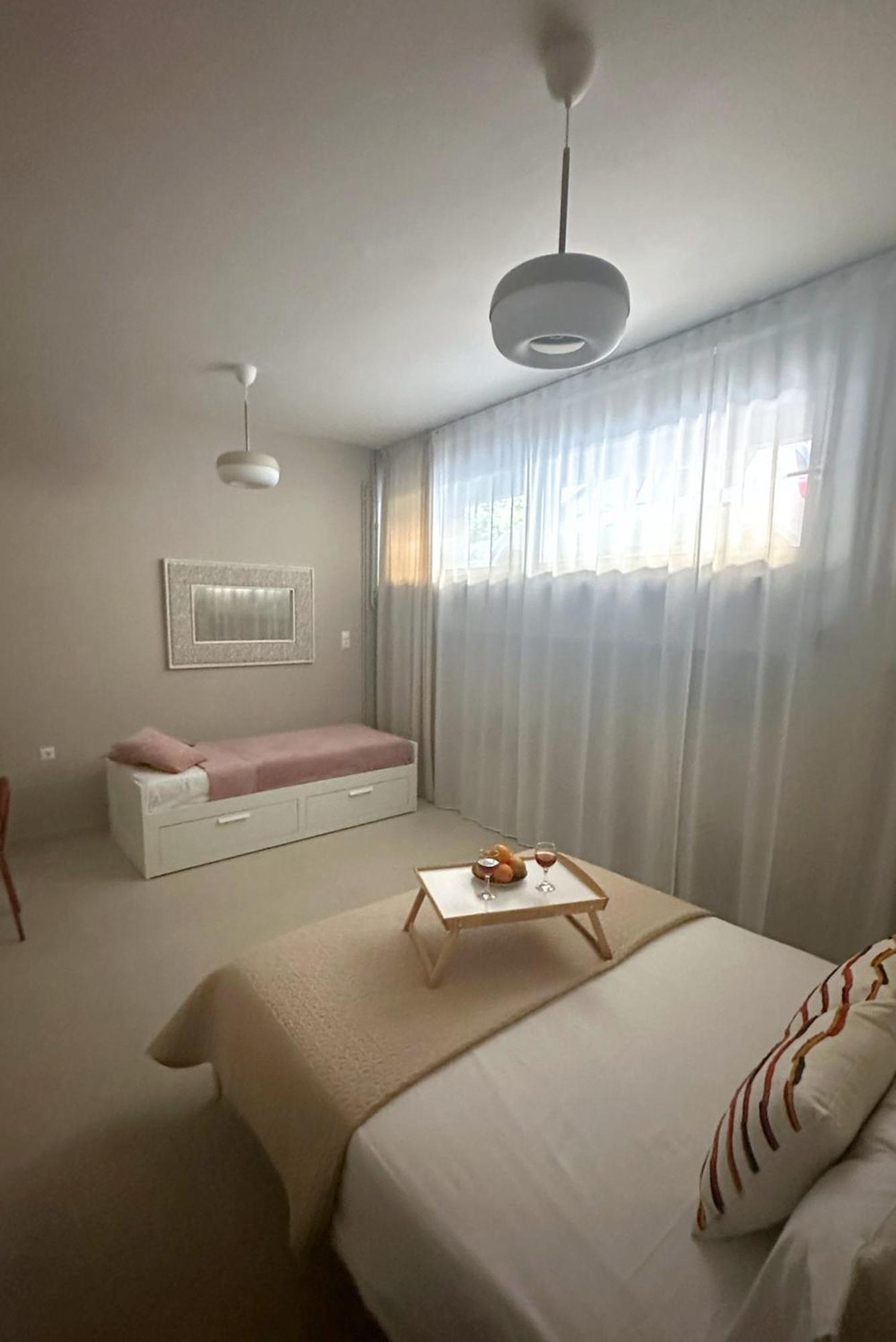 Renovated Center X3 Double Bed Flat Apartment *